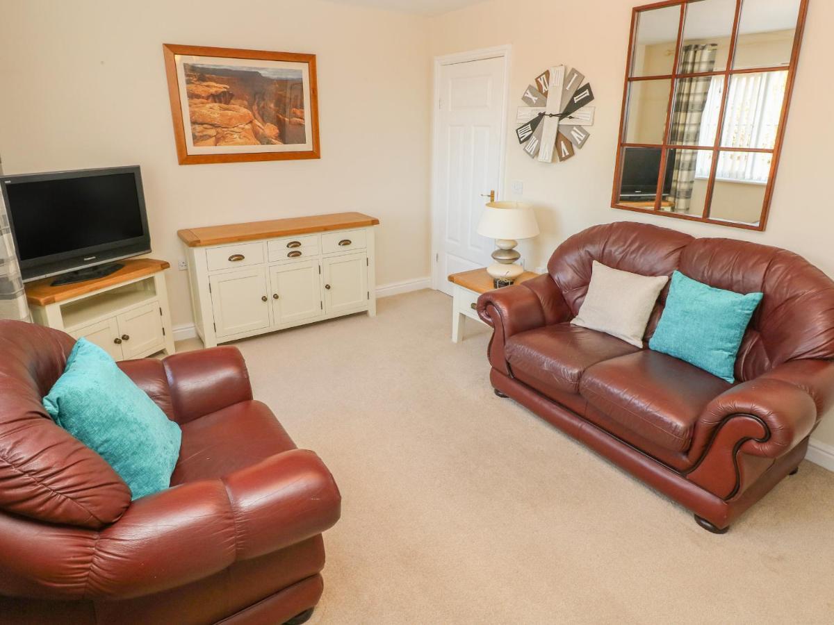 Ffau'R Ddraig Villa Llanelli Buitenkant foto