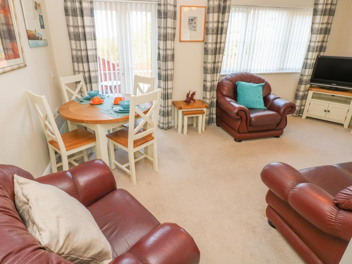 Ffau'R Ddraig Villa Llanelli Buitenkant foto