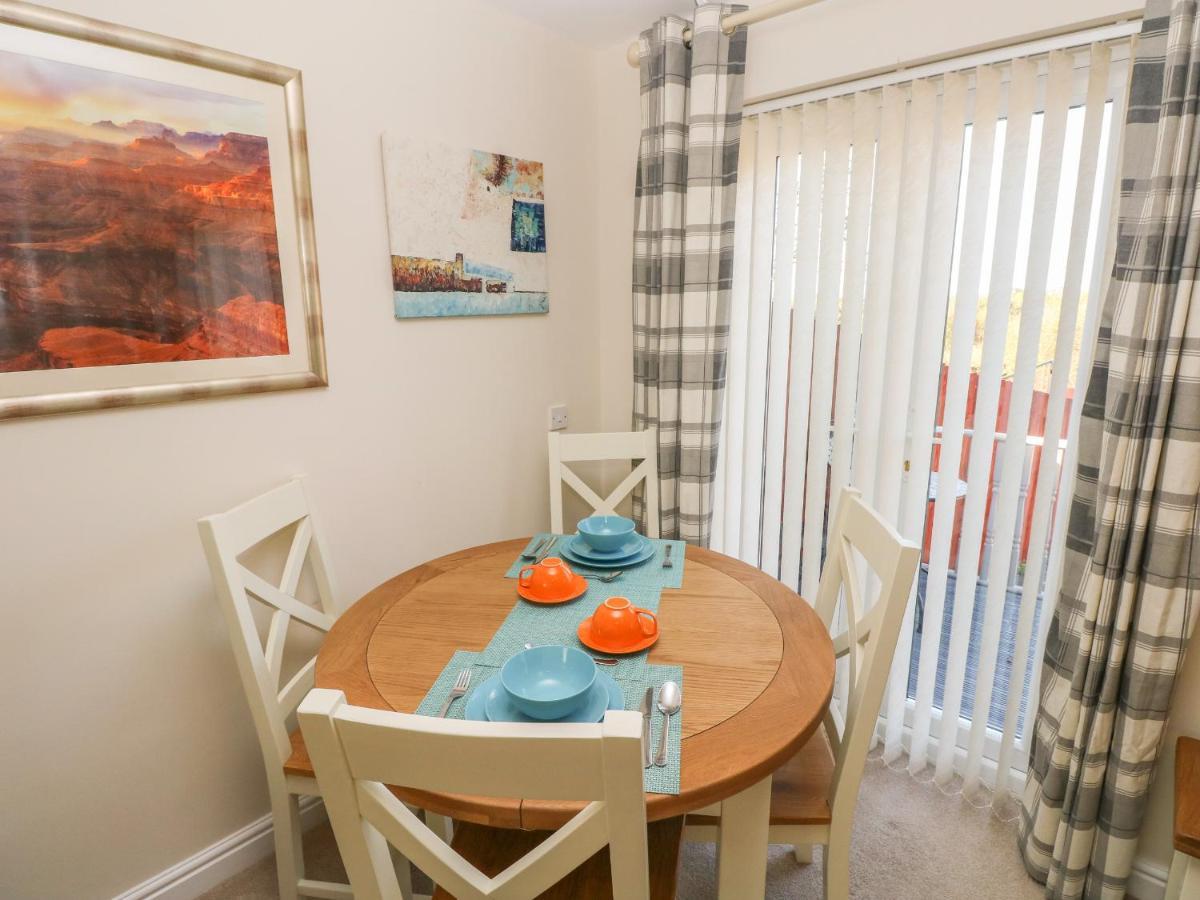 Ffau'R Ddraig Villa Llanelli Buitenkant foto